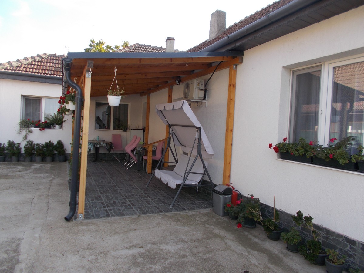 Casa individuala, parter, Utvin, 5 camere, 120mp, teren 1159mp, mobilata